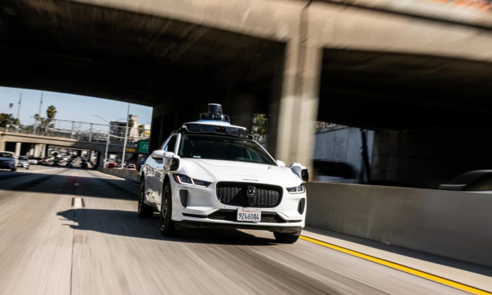 Waymo : les voitures autonomes arrivent sur les autoroutes et voies rapides