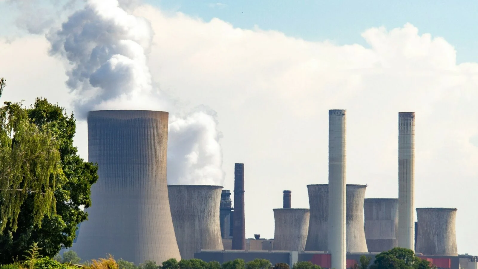 Suisse: la plus ancienne centrale nucléaire du monde fonctionne malgré incidents Suisse: la plus ancienne centrale nucléaire du monde fonctionne malgré incidents