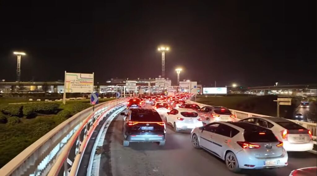 embouteillage à l'aéroport Orly suite au blocage des chauffeurs VTC
