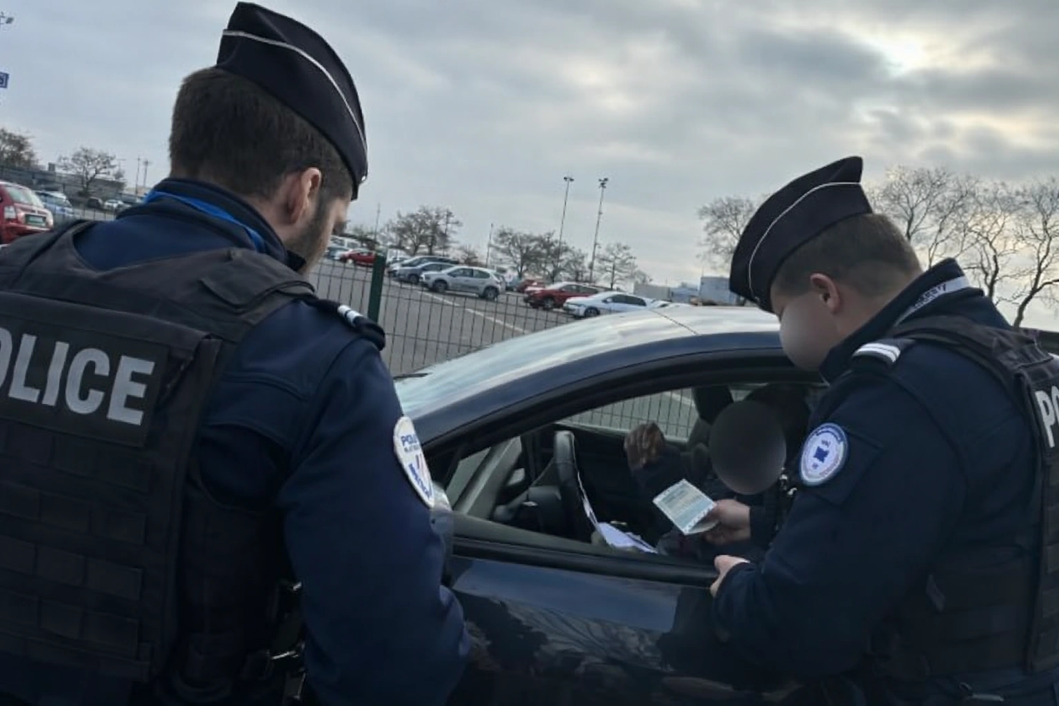 Contrôle des chauffeurs VTC à l'aéroport de Beauvais