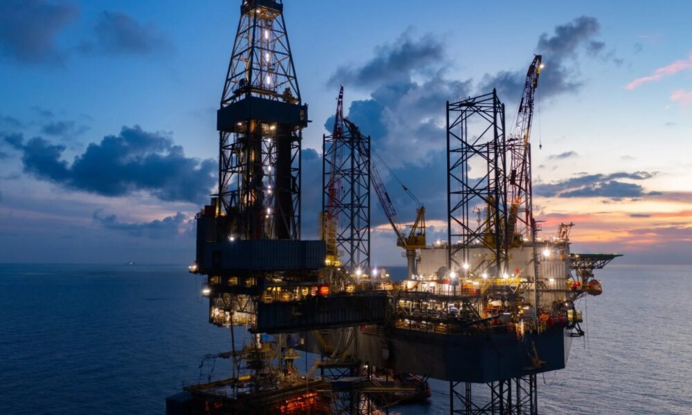 "Follow This": Ce groupe militant investit pour changer les pétroliers