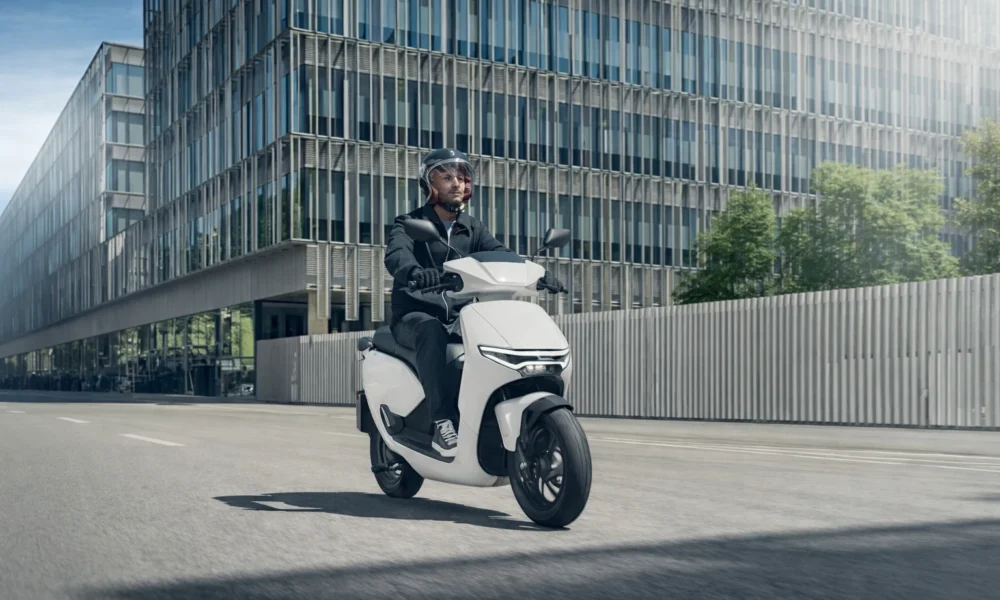 Honda CUV e : scooter 125 électrique en ville