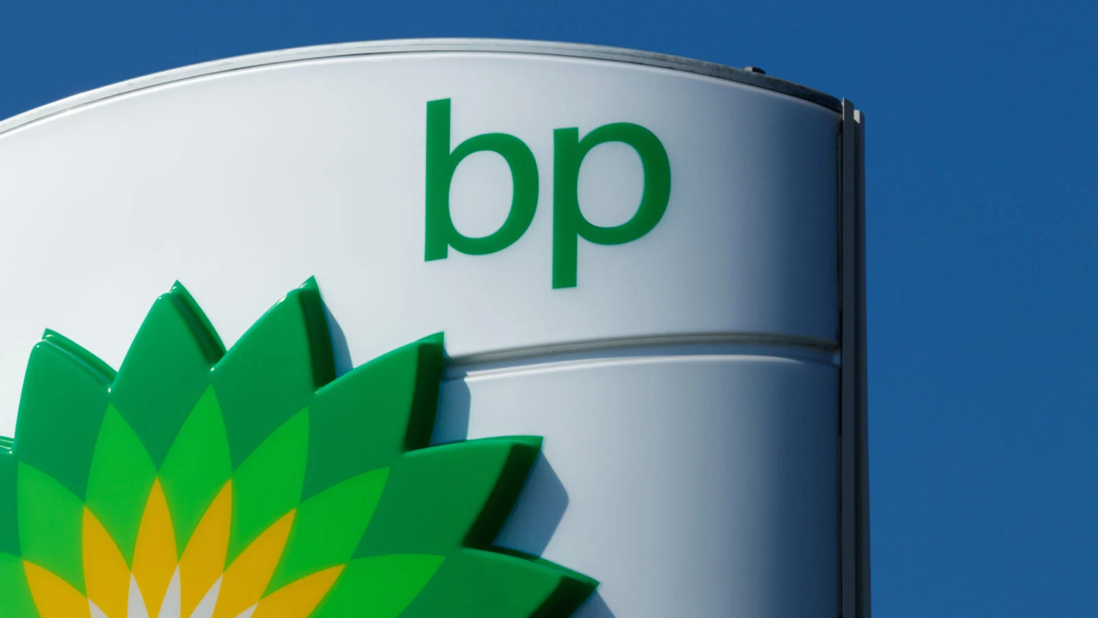 BP s'effondre de 86 % : le géant pétrolier suspend ses rachats d'actions