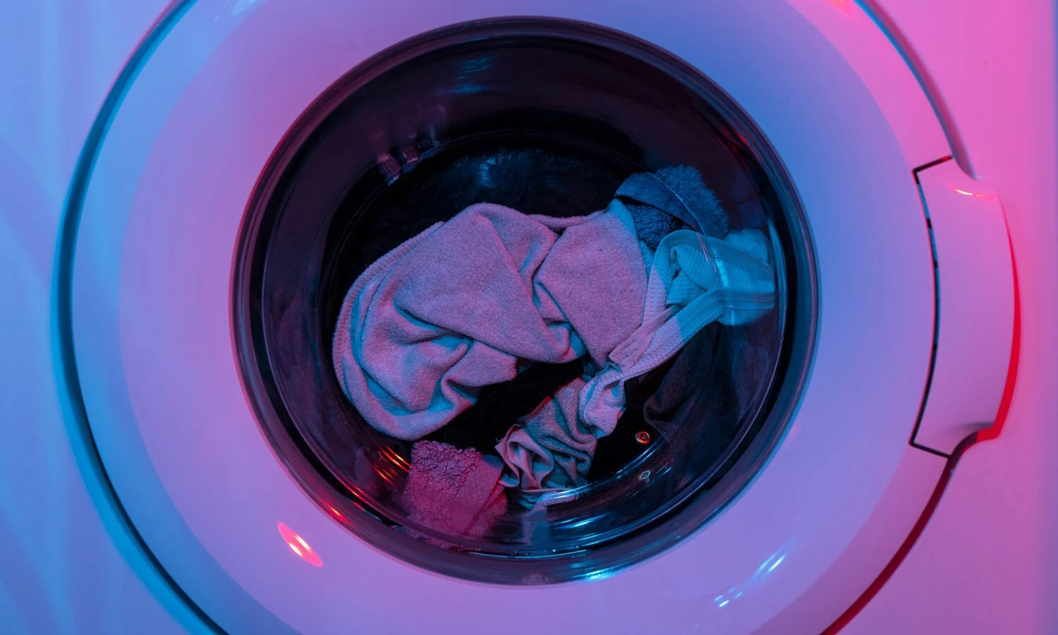 Économies d'électricité : l'heure idéale pour lancer votre machine à laver Économies d'électricité : l'heure idéale pour lancer votre machine à laver