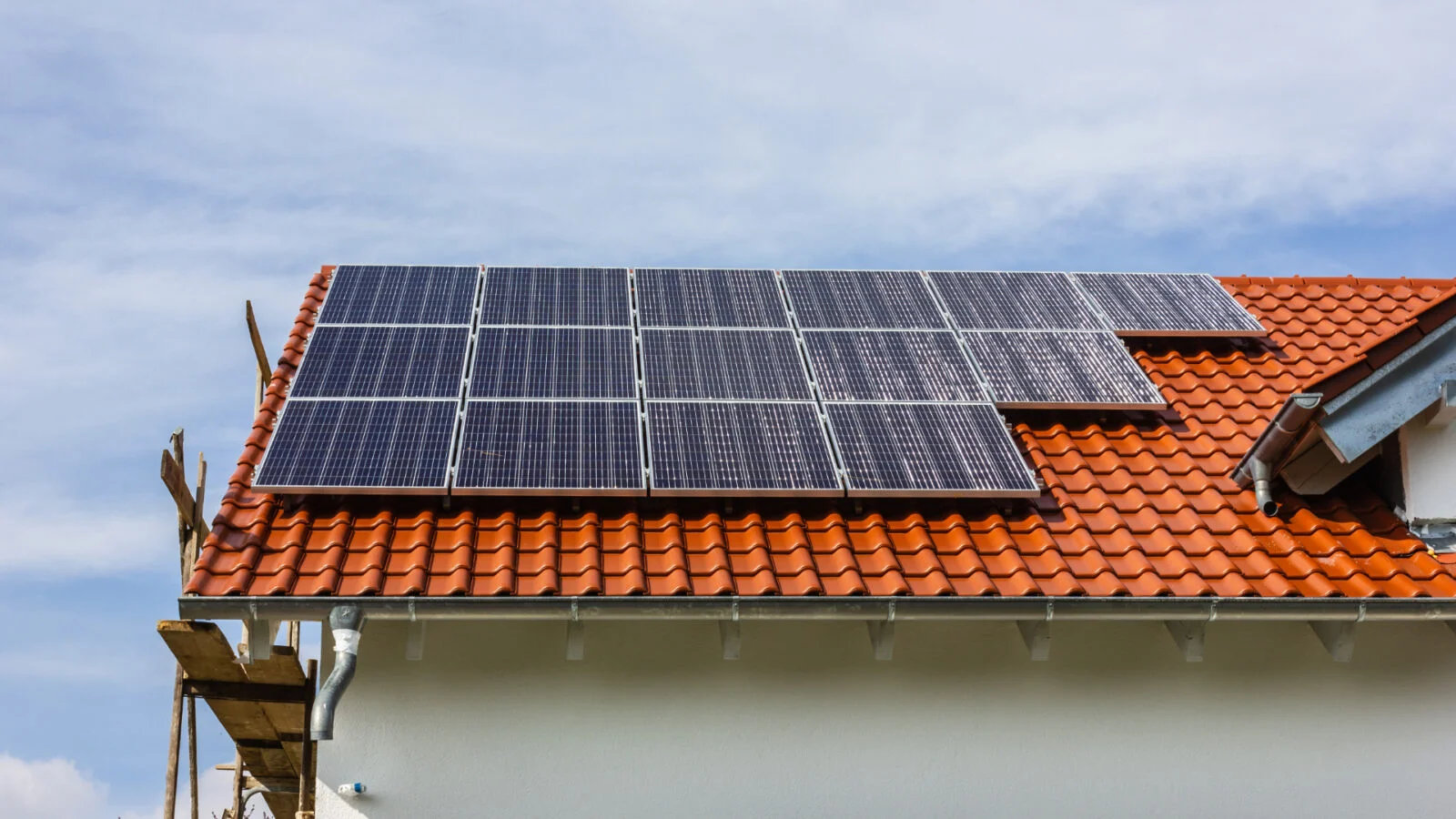 Installations solaires: SolarEdge livre du matériel américain en France