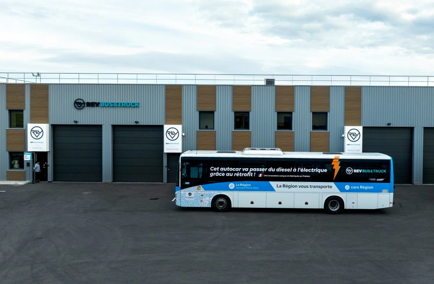 La France inaugure un site industriel de 1 600 m² dédié au rétrofit de camions