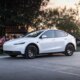 Tesla Model Y : la version abordable se dote des quatre roues motrices