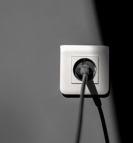 Réécris le titre suivant en ne dépassant pas les 80 caractères mais qui ne peut pas faire moins de 50 caractères. Utilises les mots clés les plus important en premier. titre à réécrire  :
Adieu les prises classiques : cette nouvelle prise sans travaux les remplace
ne repond que le titre