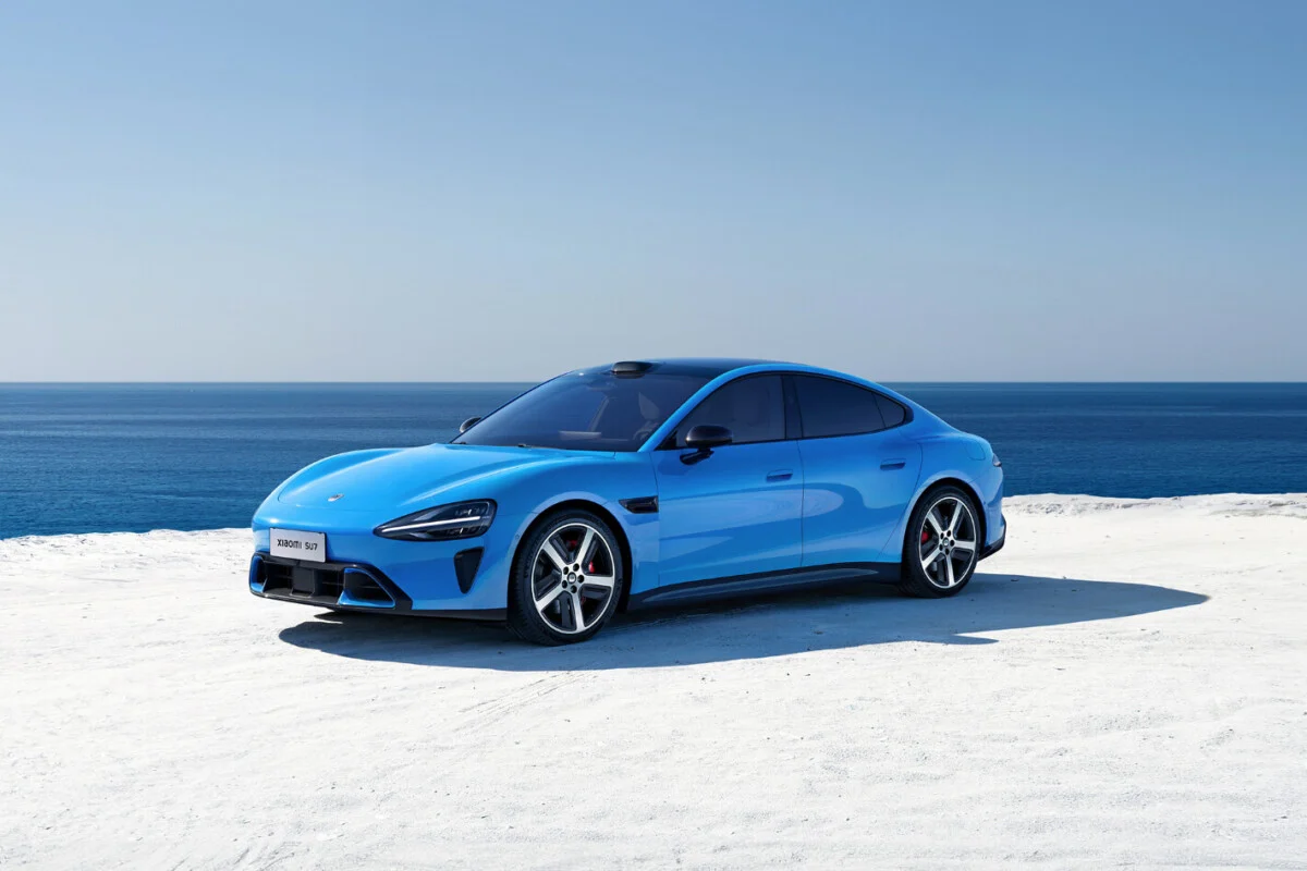 Réécris le titre suivant en ne dépassant pas les 80 caractères mais qui ne peut pas faire moins de 50 caractères. Utilises les mots clés les plus important en premier. titre à réécrire  : La nouvelle Xiaomi SU7
rencontre déjà un succès totalement fou
ne repond que le titre