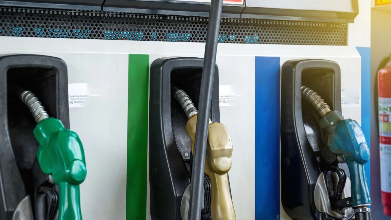 Les restrictions de carburant débutent en Europe: limite de "50 litres par jour"