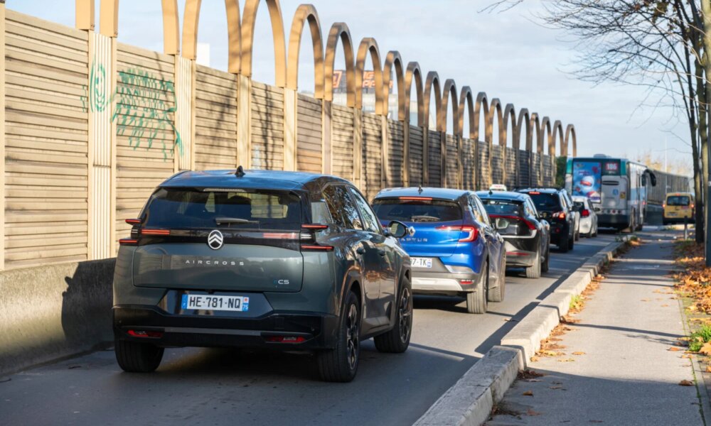 Batterie électrique dans les bouchons : impact réel sur votre autonomie ?