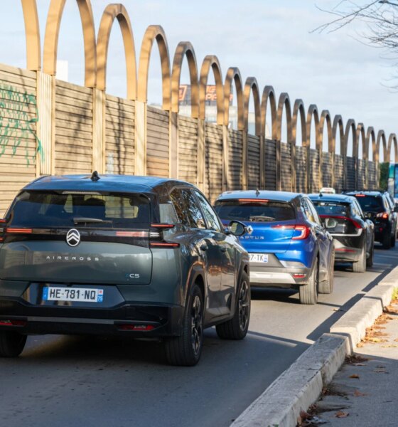 Batterie électrique dans les bouchons : impact réel sur votre autonomie ?