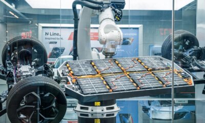 Batteries de voitures électriques : coûteuse solution pour stocks en excès