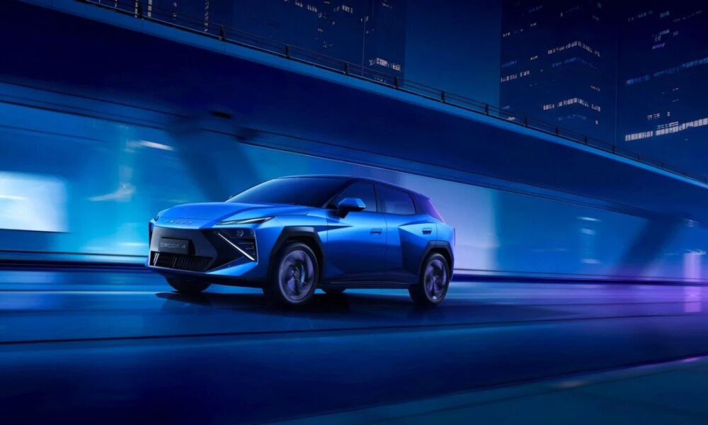 Design tranchant & cockpit high-tech: l'Omoda 4 bouscule les SUV compacts