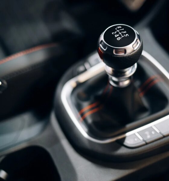 Pourquoi les voitures électriques s'équipent de plus en plus d'une boîte de vitesses ?