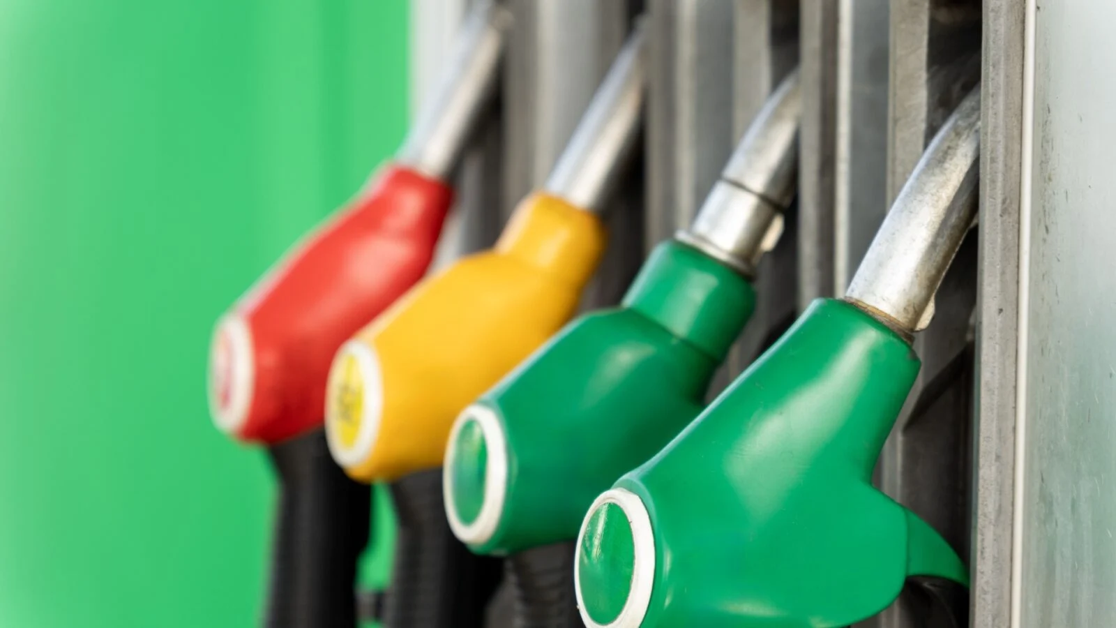 Prix du carburant en France: un record de 1985 provoquant un changement de régime Prix du carburant en France: un record de 1985 provoquant un changement de régime