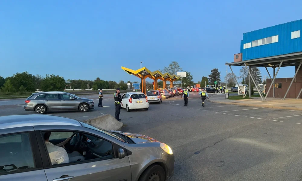 contrôle d'envergure de la police sur l'autoroute A13