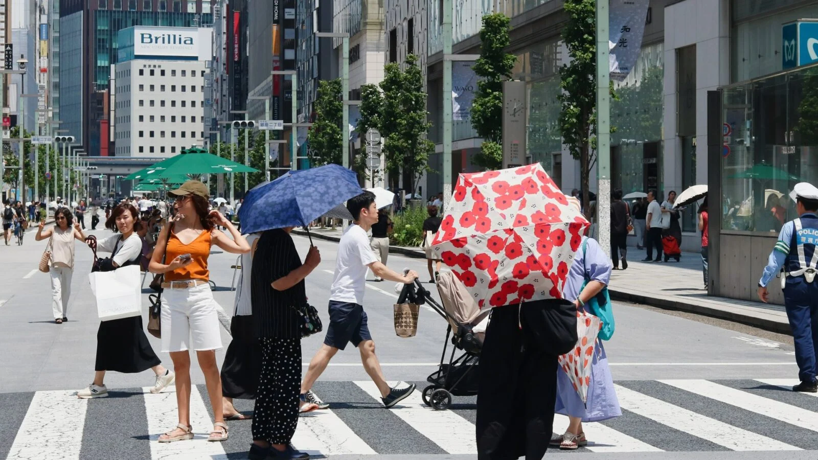 La crise énergétique au Japon assouplit le code vestimentaire au bureau