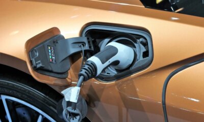 Méfiance persistante des Français envers la voiture électrique malgré les ventes