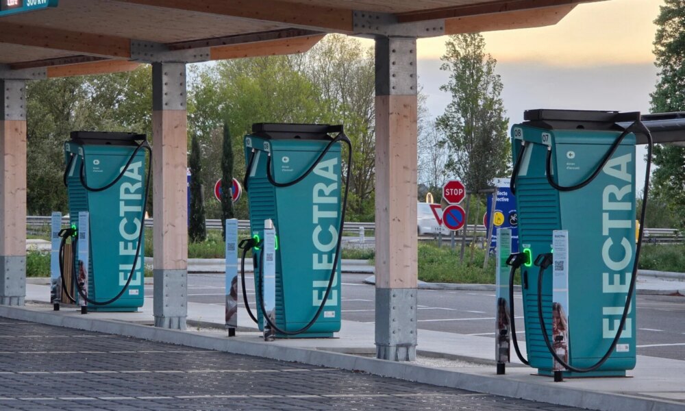 Recharge voiture électrique sur borne Electra