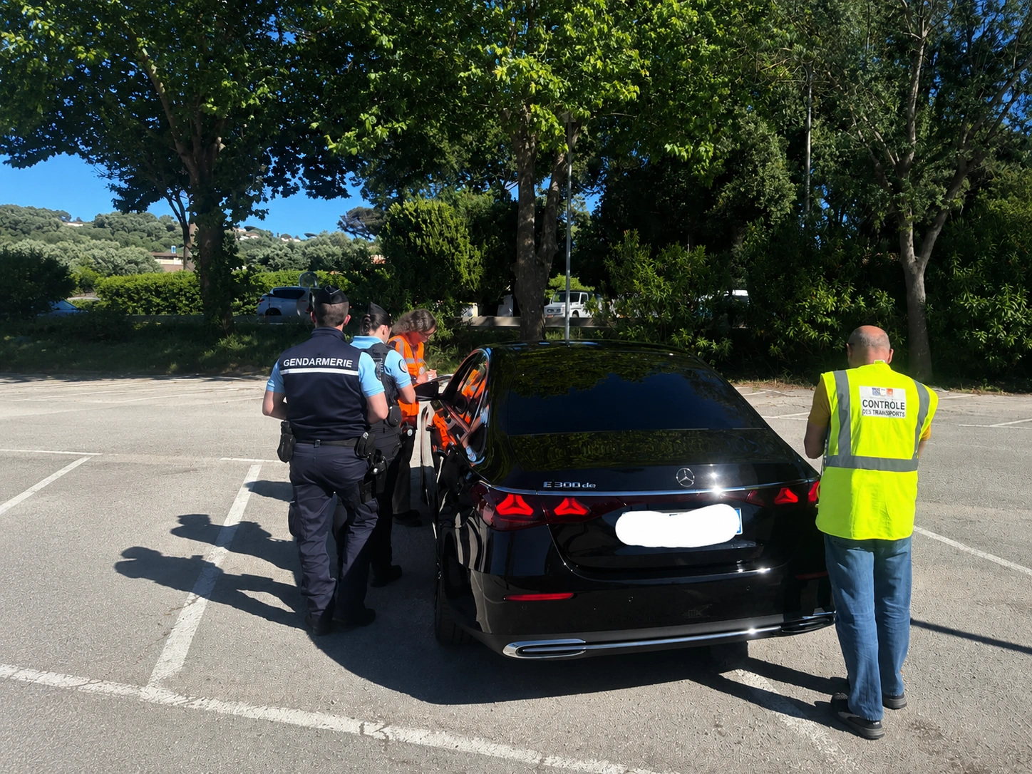 Contrôle bon de réservation d'un chauffeur VTC dans le Var