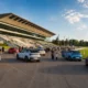 Salon de l'automobile électrique de Paris 2026 : tout ce qu'il faut savoir Visiteurs découvrant des voitures électriques en essai lors du salon de l'automobile électrique de Paris organisé à l'hippodrome de Vincennes