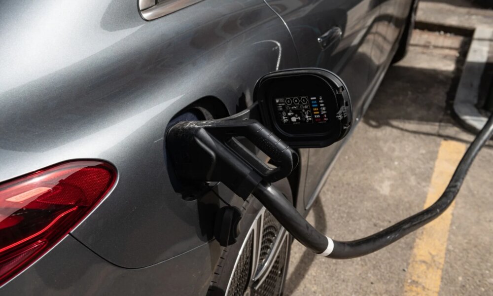 Voitures électriques : ce pays mise tout malgré les coupures de courant
