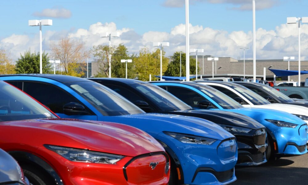 Voitures électriques : l'occasion séduit, mais des problèmes persistent
