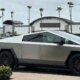 Tesla Cybertruck : 161 000 km parcourus en seulement un an par un chauffeur