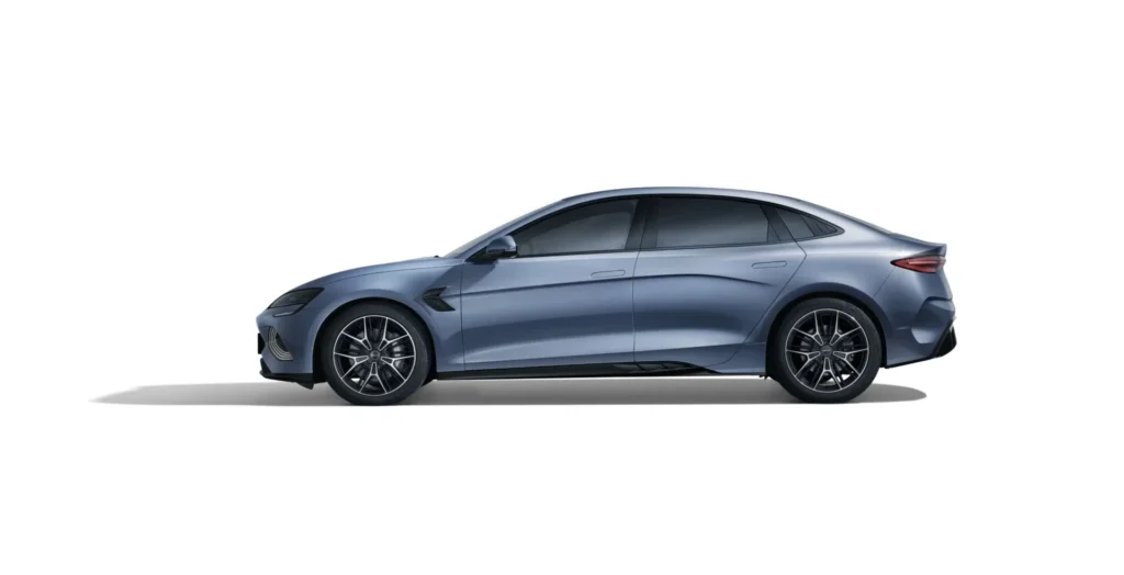 BYD Seal : fiche technique, autonomie et prix (2026) vue latéral BYD Seal