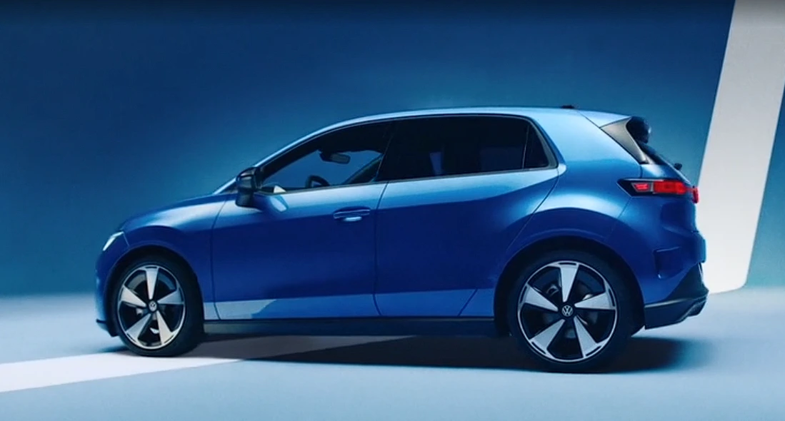Volkswagen ID. Polo : mini-citadine ou citadine polyvalente pour l'environnement urbain ? Volkswagen ID Polo bleu