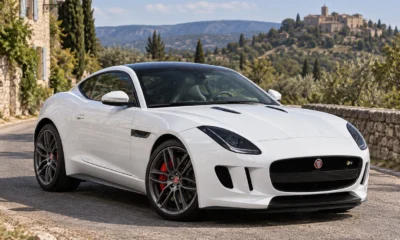 Jaguar F-Type blanche