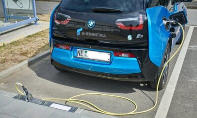 Véhicules électriques : 2 millions en France, recharge simple sur trottoirs
